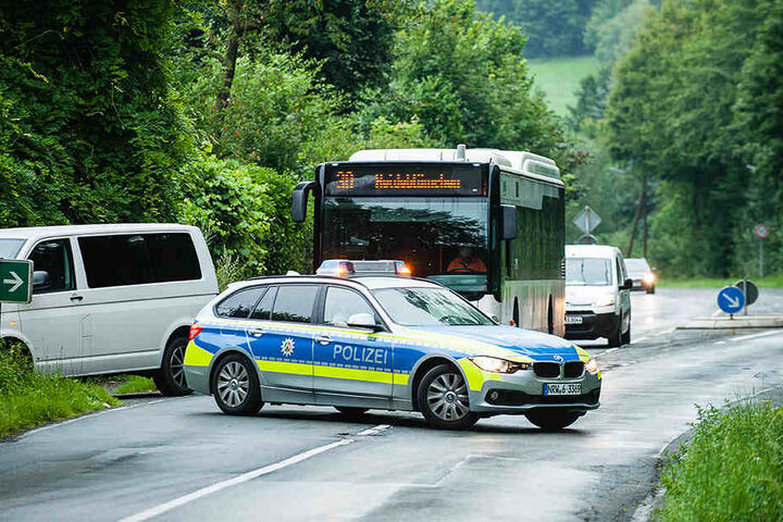 Die Lämershagener Straße wurde für die Dauer der Löscharbeiten gesperrt.