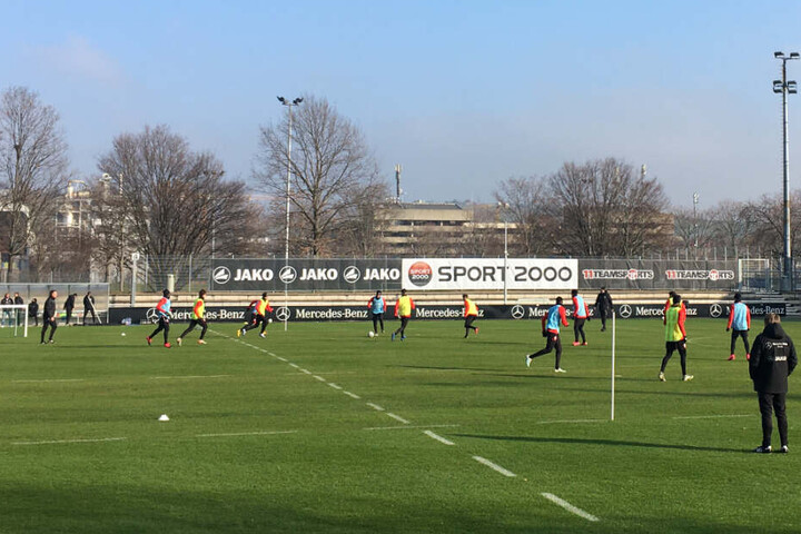 Ein Blick aufs Trainingsspiel am Mittwoch im Robert-Schlienz-Stadion.