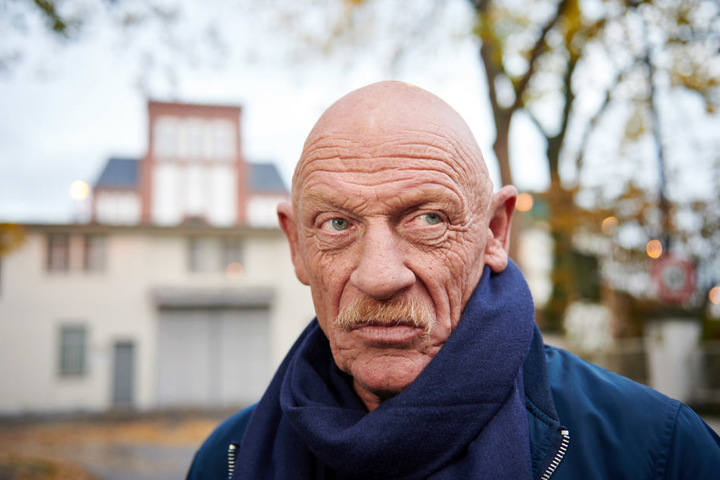Joey Bausch vor dem Gefängnis in Werl.