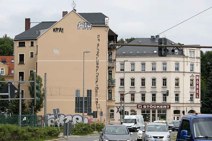 "AFA"-Graffiti (Antifaschistische Aktion) zieren auch ein Haus an der Kappler Drehe.