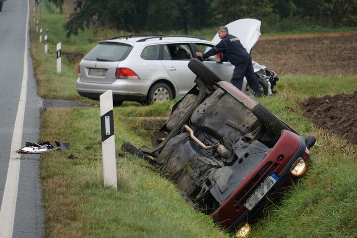 Vier Personen sollen bei dem Unfall verletzt worden sein.