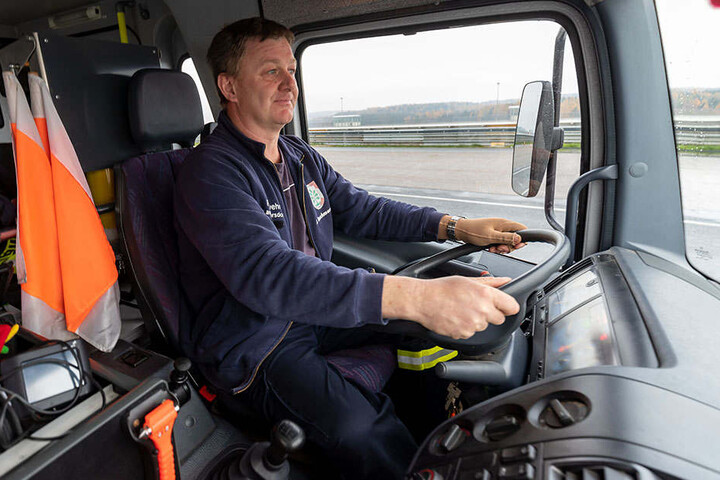 Hat Lkw-Erfahrung: Jörg Bachmann von der FFW Langenchursdorf.