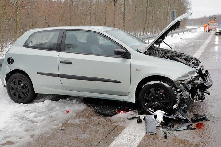 Die Fahrerin des Fiat kam verletzt ins Krankenhaus.