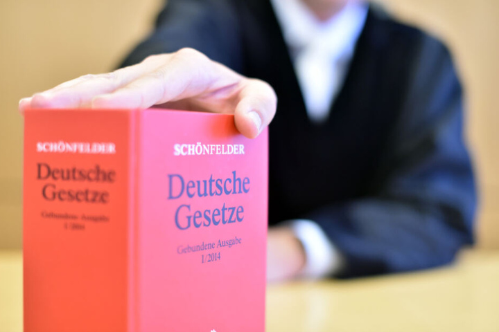 Das deutsche Strafgesetz ahndet Volksverhetzung, Beleidigung, Verleumdung und Co. (Symbolfoto).