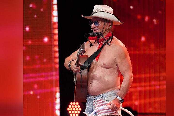 Herbert Nussbaum (59) aus Düsseldorf ist der Nackt-Cowboy.