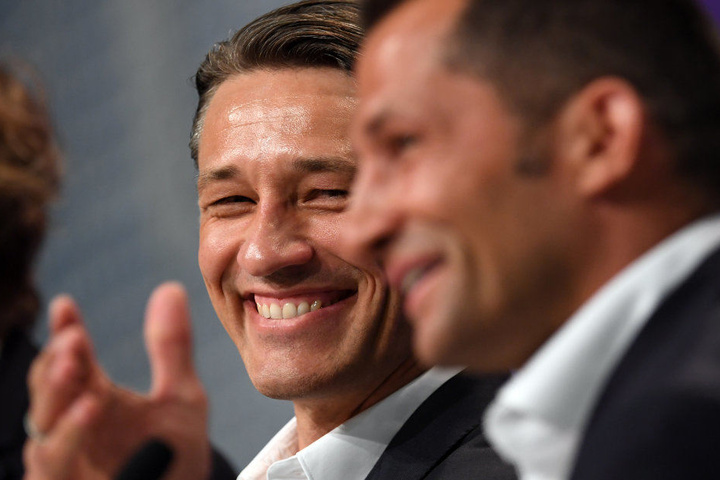 Auf der Pressekonferenz hatte der neue Bayern-Trainer jeden Grund zur Freude.