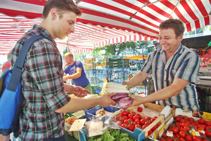 Wer frische Lebensmittel sucht, wird auf dem Abendmarkt garantiert fündig. Ab dem 22. März geht's wieder los.