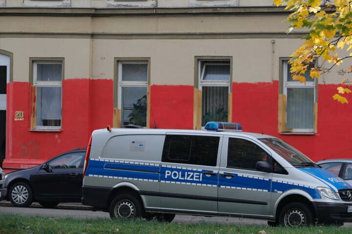In diesem
Haus suchten die Fahnder nach Drogen.