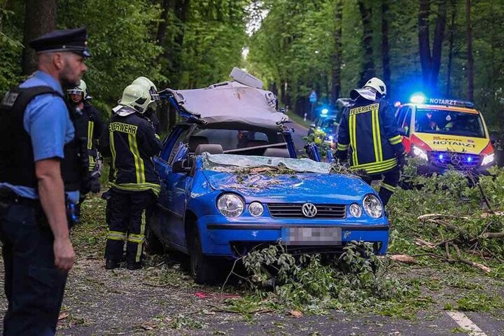 Auch für die Rettungskräfte kein leichter Einsatz.