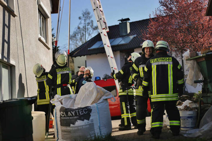 Als die Feuerwehr mit der Leiter kam, ging es plötzlich ganz schnell.