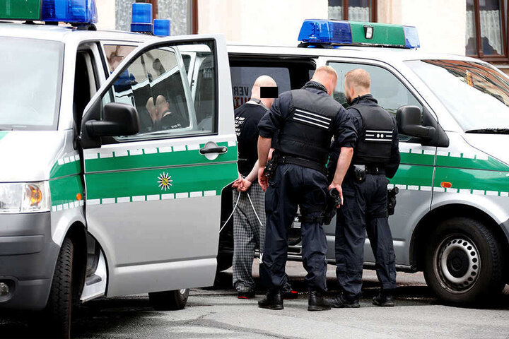 Die Beamten konnten den mutmaßlichen Dieb festnehmen.