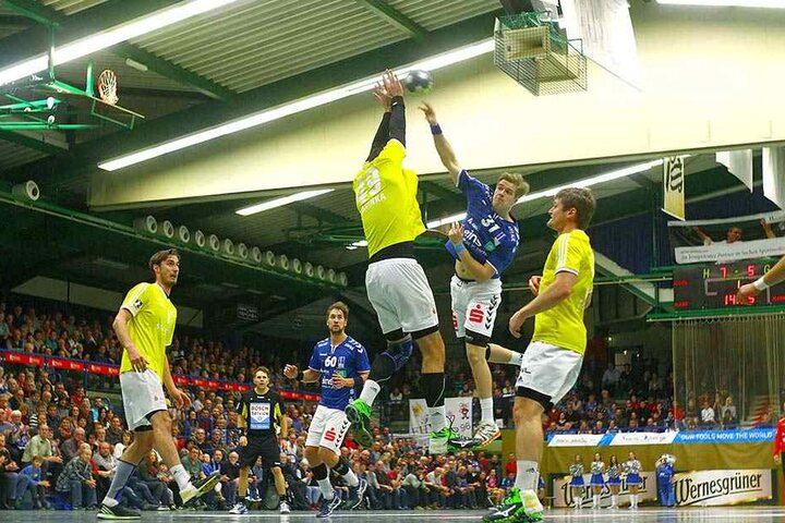 Die Akteure hier mit enormer Sprungkraft - fast wie beim Basketball.