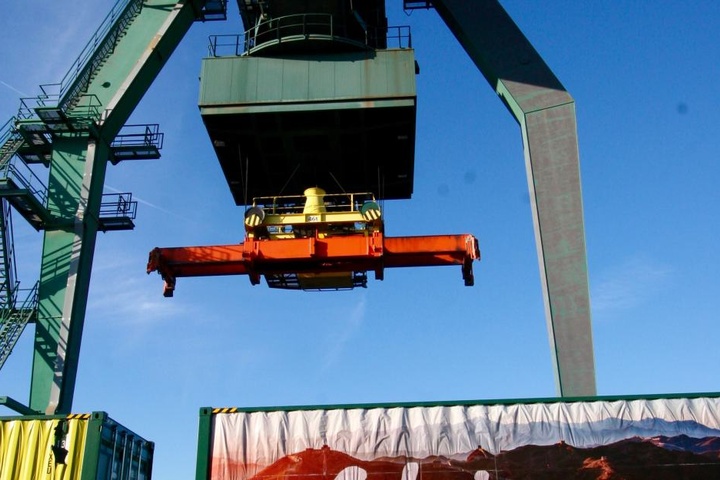 In Köln-Niehl wurden die Container entladen.