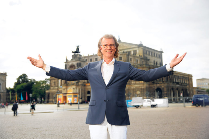 Walzerkönig André Rieu (63) - empfängt er Freitag um Mitternacht einen
Orden?