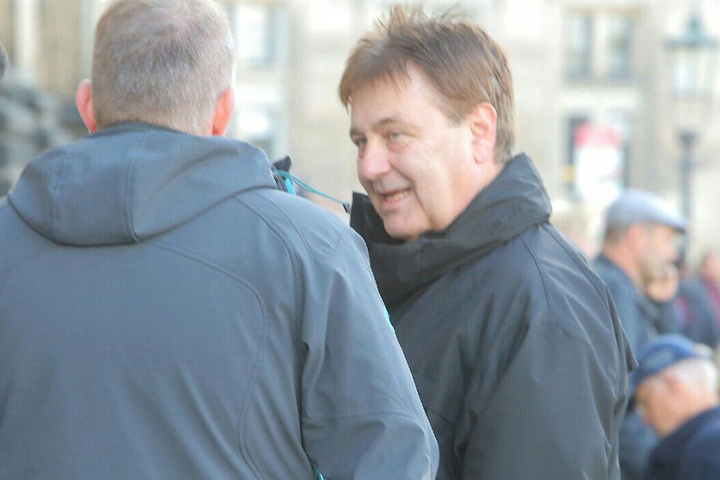 Auch Bernd Merbitz - Polizeipräsident in Leipzig ist vor Ort.