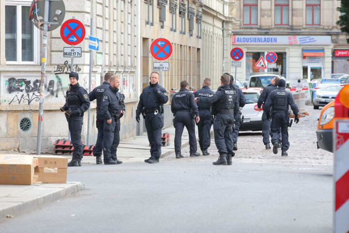 Der Fachdienst Einsatzzüge ist ebenfalls vor Ort.