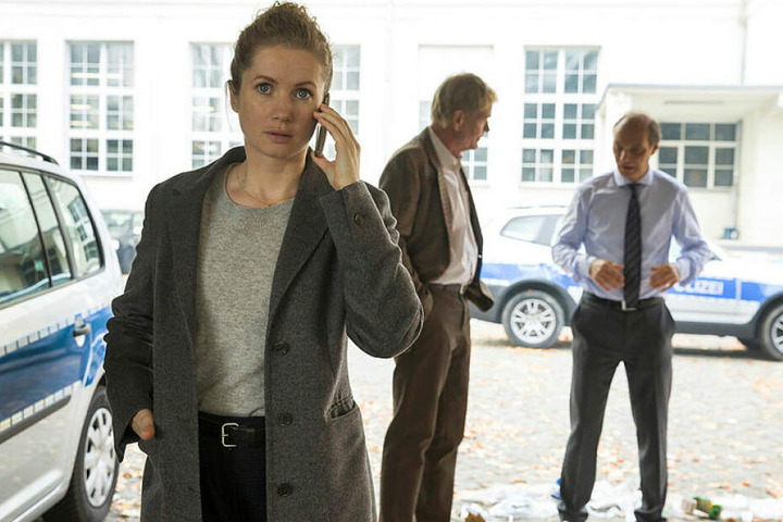 Leonie Winkler - Tatort-Kommissarin in Dresden. Sie steht in der Gehaltsliste auf den untersten Rängen.