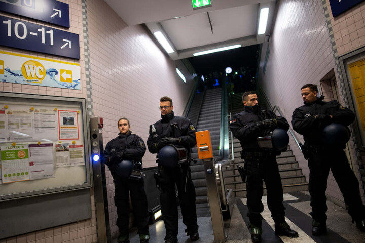 Die Polizei stoppte die Gewalttäter.