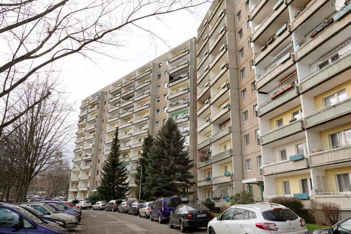 In dem Mehrfamilienhaus wurden insgesamt 16 Wohnungen durch das Wasser beschädigt.