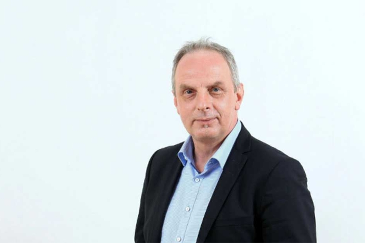 Detlef Müller (53, SPD) hofft auf kostenlosen Bus- und Bahnverkehr in alle Stadtteile.