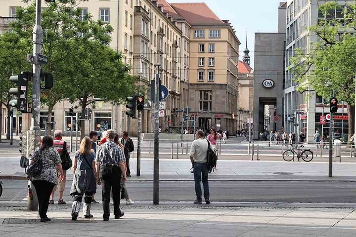 Die Autodiebe schlugen an verschiedenen Orten im Dresdner Stadtgebiet zu. (Symbolbild)