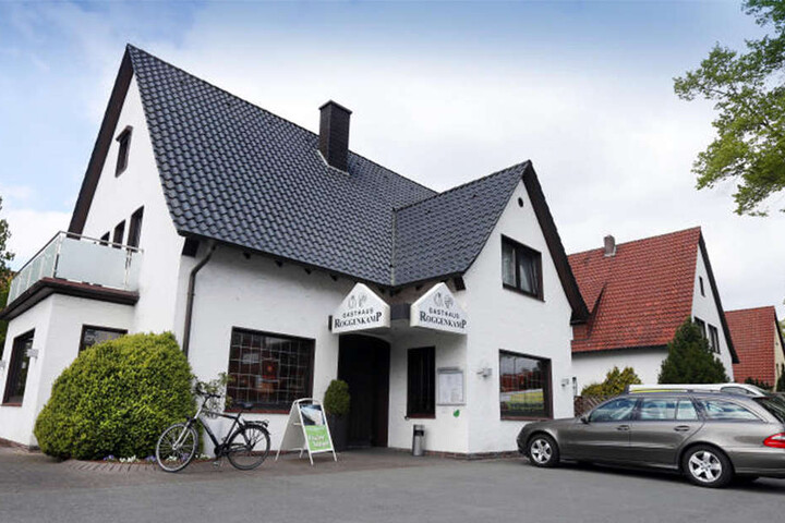 Gegen 0.50 Uhr stürmten die vier Täter das Gasthaus Roggenkamp.