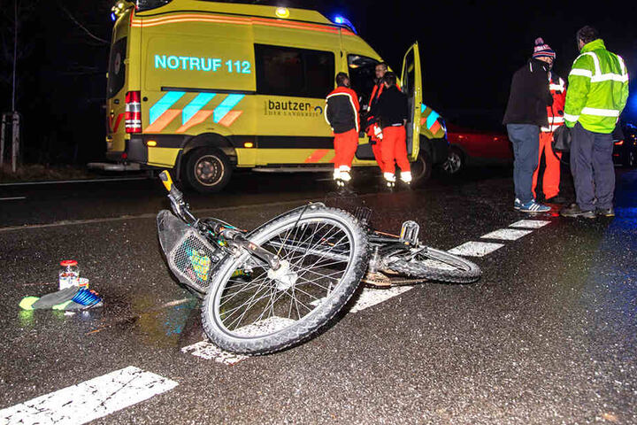 Ein gestürzter Radfahrer wurde zum Ausgangspunkt einer Pkw-Kollision.