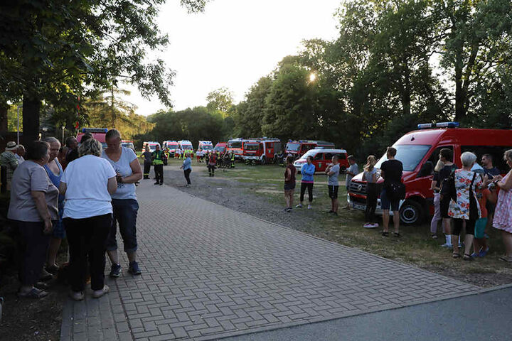 Die Anwohner bangten damals drei Stunden auf dem Sportplatz um ihre Häuser.