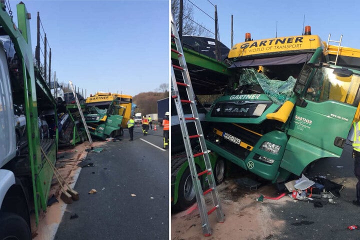 Die Lkw wurden stark beschädigt.