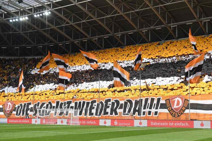 Die Fans von Dynamo Dresden sind berühmt für ihre Chores. Jetzt soll eine sogar in der Semperoper stattfinden.