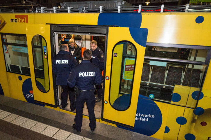 Zwischen den Haltestellen "Rathaus" und "Landgericht" fiel der Schuss auf die Bahn.