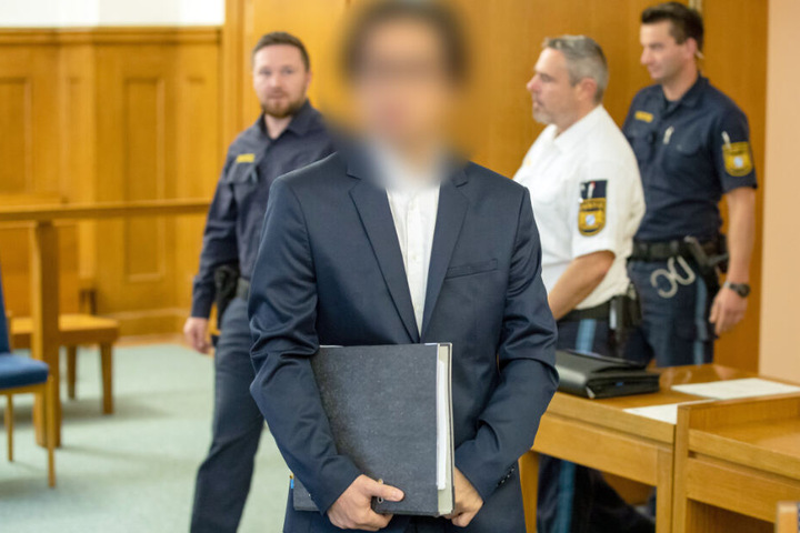 Ein Sänger des Nürnberger Staatstheaters soll mehrere Frauen vergewaltigt haben.