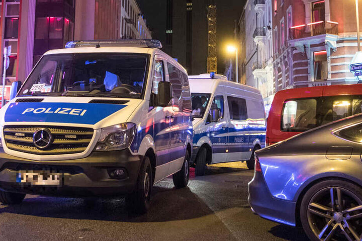 Die Polizei musste daraufhin in der Frankfurter Elbestraße anrücken. (Symbolbild)