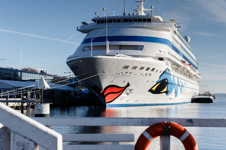 Die "AIDACara" wird am Sonntag als erstes Kreuzfahrtschiff der Saison in Kiel festmachen.