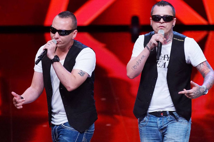 Gemeinsam mit seinem ehemaligen Kumpel Sebastian (l.) trat Rico Laue (r.) 2016 vor Dieter Bohlen beim Supertalent auf.