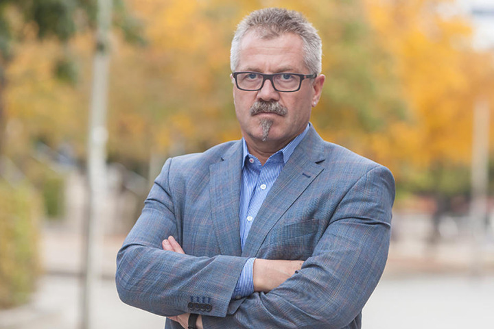 Miko Runkel (56) will die Demo-Anmeldung aus Sorge um die Sicherheit genau
prüfen.