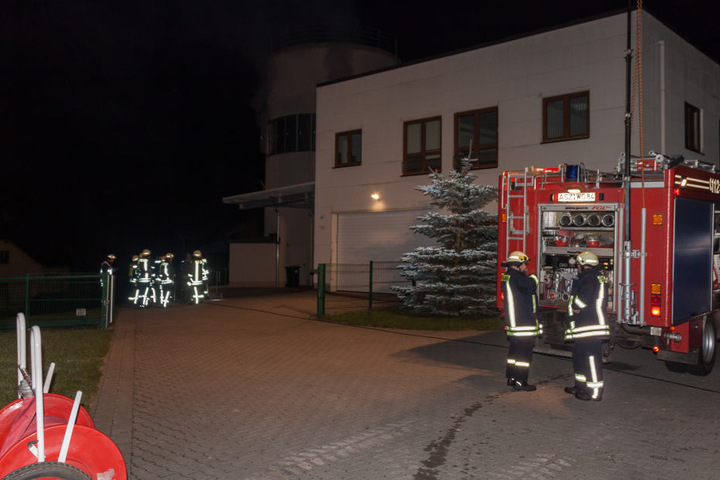 Feuerwehren aus Zschorlau, Albernau, Aue und Burkhardtsgrün konnten den Brand schnell löschen.