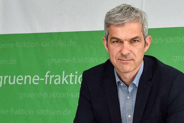 Der Grünen-Landtagsabgeordnete Volkmar Zschocke (50) kritisiert, dass der importierte Müll zu wenig kontrolliert wird.