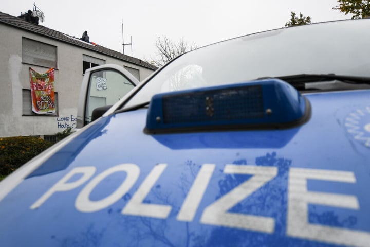 Spezialkräfte der Polizei räumten das besetzte Gebäude.