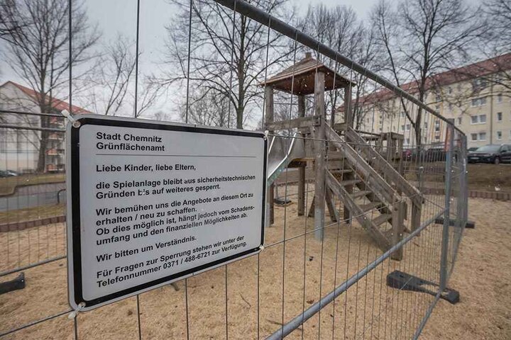 An der Lortzingstraße ist ein großes Spielgerät schon seit über einem Jahr gesperrt.