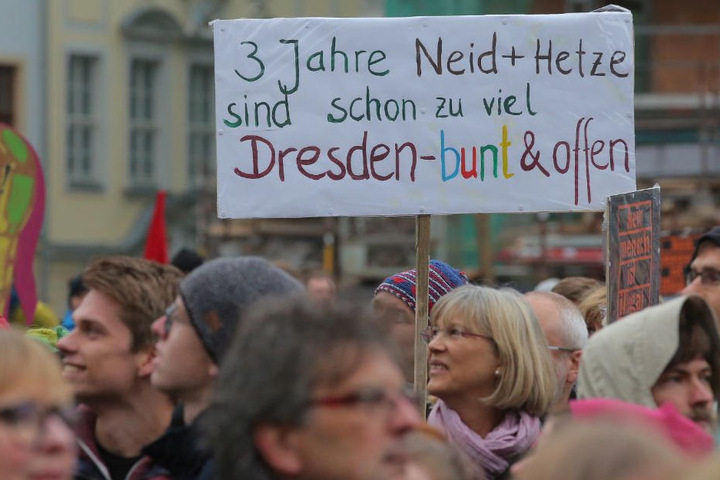 Akteure aus Politik, Kultur und Stadtgesellschaft hatten zu Gegendemonstrationen und Kundgebungen in Dresden aufgerufen, um ein Zeichen gegen Hass und Hetze zu setzen.