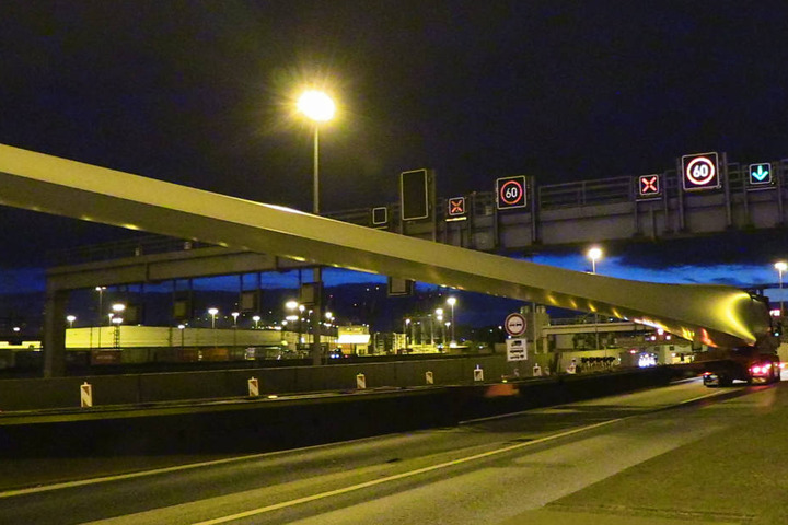 In der Nacht konnte der Transport endlich weitergehen.