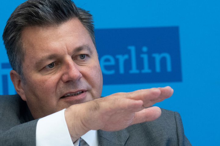 Berlins Innensenator Andreas (53, SPD) mit einem Vorschlag für das neue Hertha-Stadion. (Symbolbild)