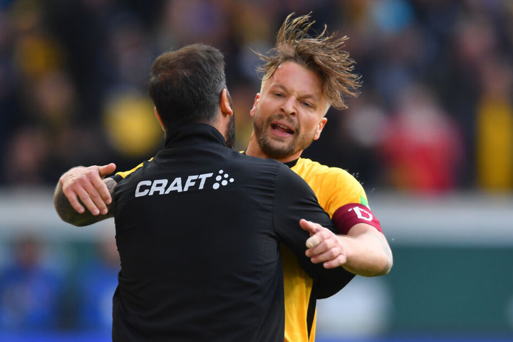 Cristian Fiel und Patrick Ebert feiern das 1:0.