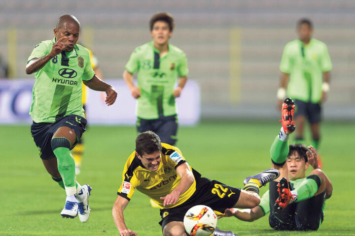 Der zweite Gegner kommt aus Südkorea: Am 18. Januar geht es gegen Jeonbuk Hyundai - hier einem Spiel gegen Borussia Dortmund.