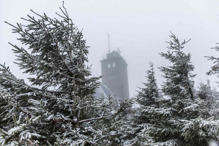 Auf dem Fichtelberg ist mit Schneeverwehungen zu rechnen.