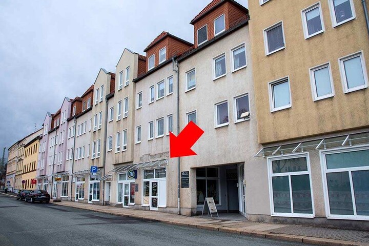 Eine Jugendgang wollte in der Zwickauer Spiegelstraße in einen Naturkostladen einbrechen - um Zigaretten zu stehlen.