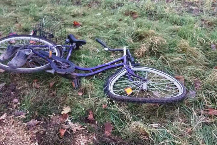 Der 84-Radfahrer wurde unter dem Anhänger eingeklemmt, verstarb später im Krankenhaus.