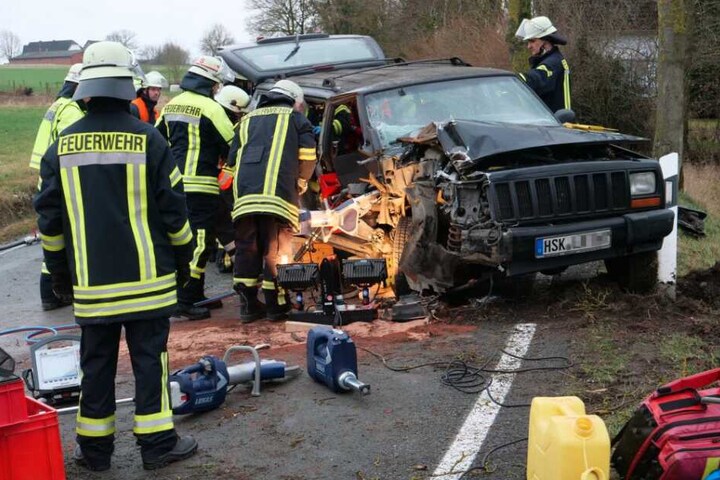 Die Frau wurde bei dem Unfall schwer an den Beinen verletzt.