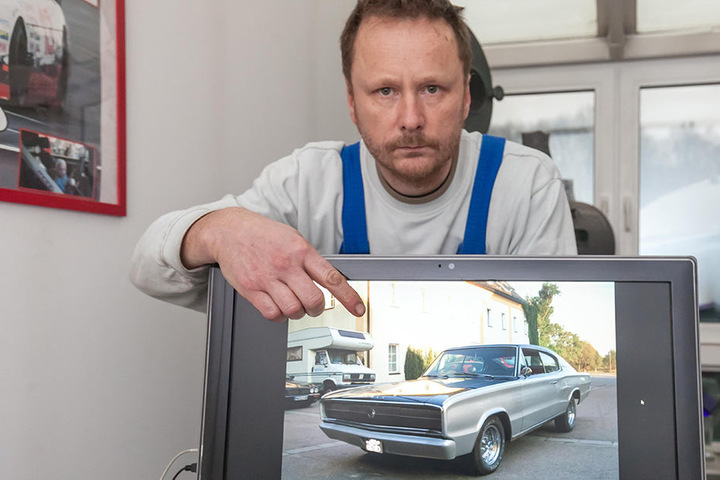 Diesen wertvollen Dodge Charger stahlen Einbrecher aus einer Garage im
Lutherviertel.